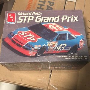 STP Grand Prix model kit